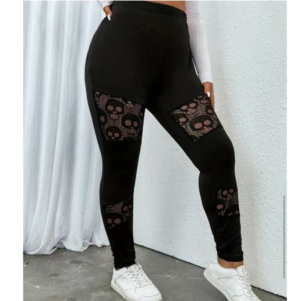 NWOT Skull cut out leggings sz 1X